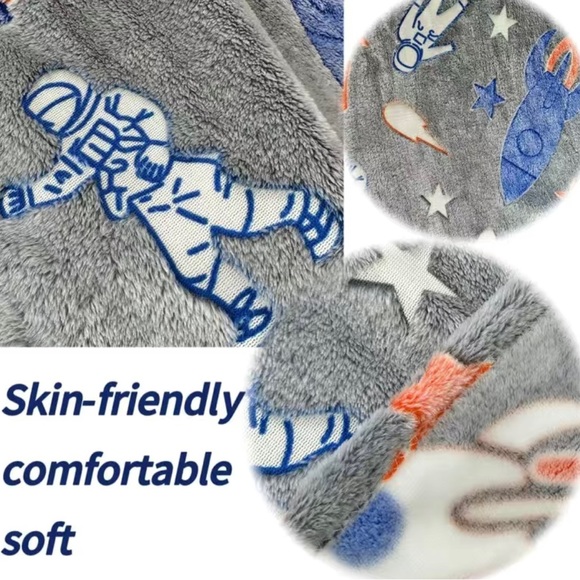 NIP Soft Glow In The Dark Astronaut/Space Blanket - Picture 2 of 5